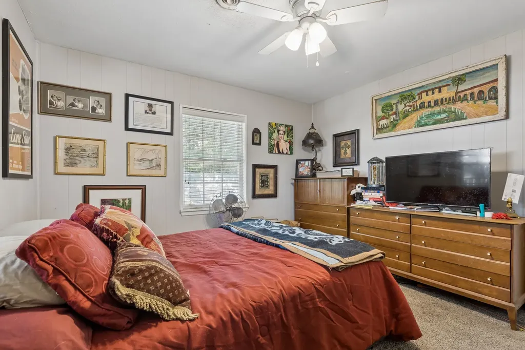7705 Navajo Trail Lake Worth TX 76135