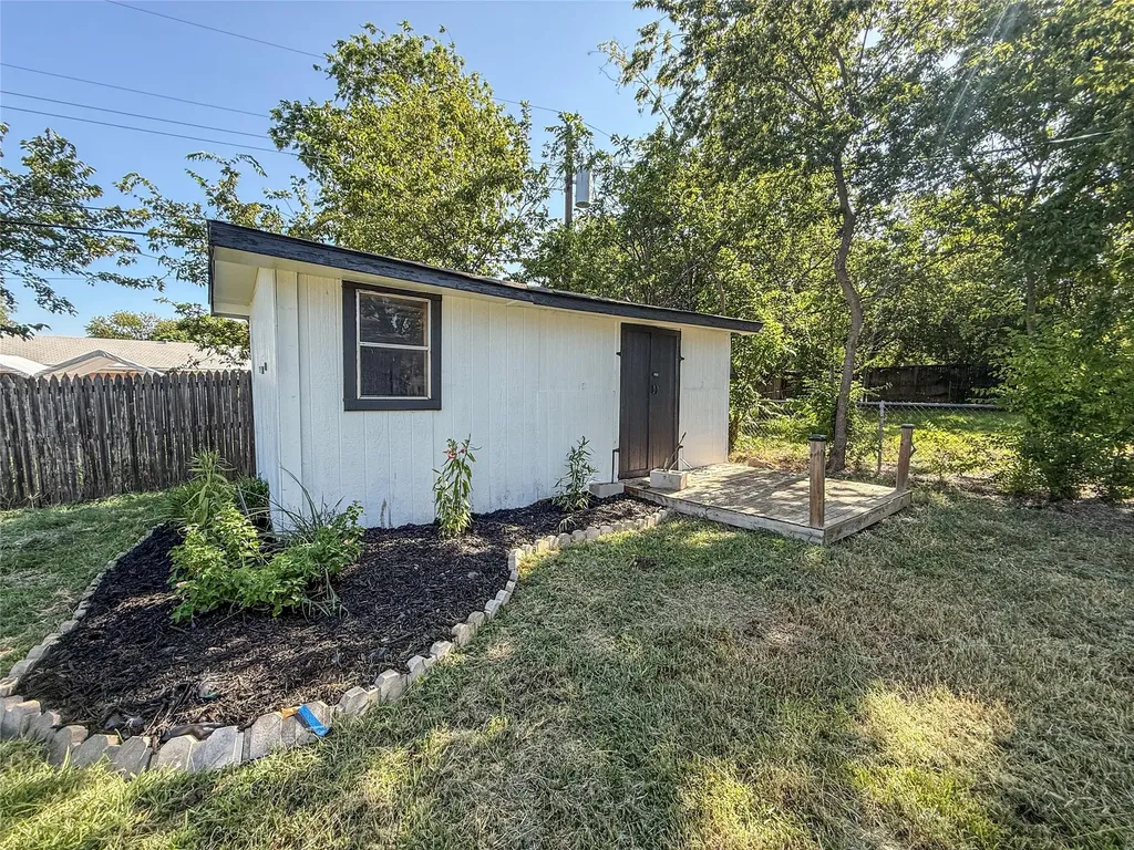 3061 Old North Road Farmers Branch TX 75234