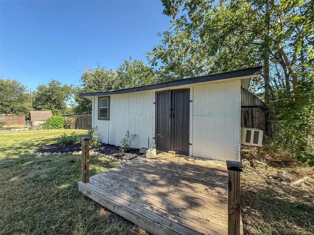 3061 Old North Road Farmers Branch TX 75234