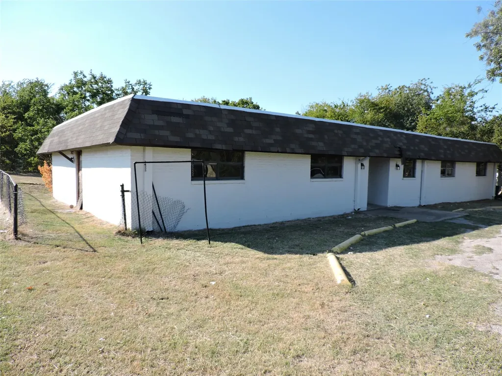 4040 8th Avenue Fort Worth TX 76110