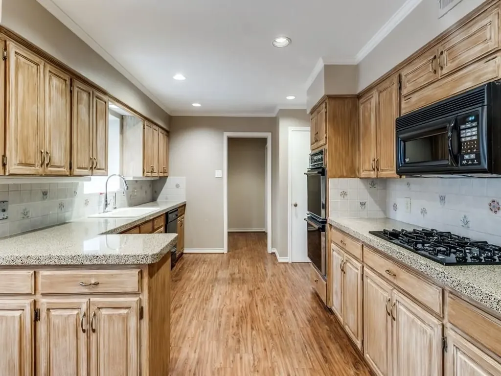 6130 Walnut Hill Lane Dallas TX 75230