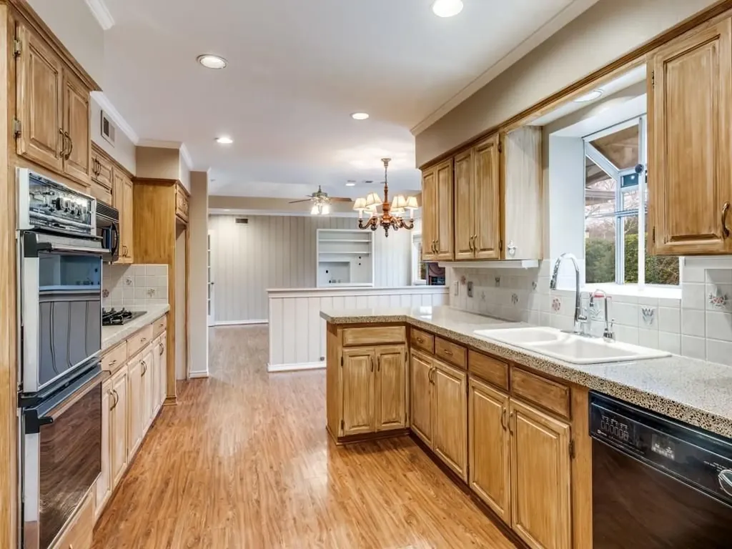6130 Walnut Hill Lane Dallas TX 75230