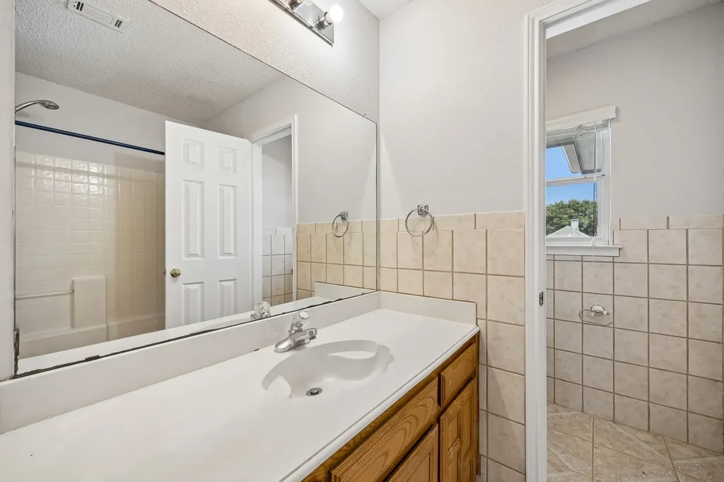 2305 Buckeye Drive Mesquite TX 75181