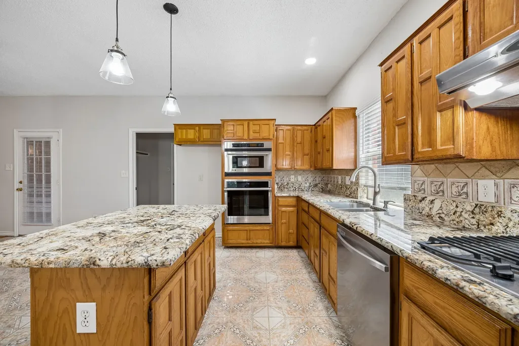 2305 Buckeye Drive Mesquite TX 75181
