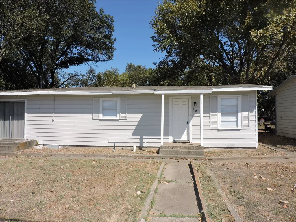 1612 N Anglin Street Cleburne TX 76031