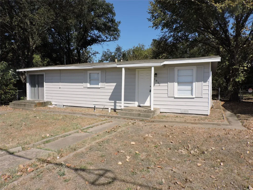 1612 N Anglin Street Cleburne TX 76031