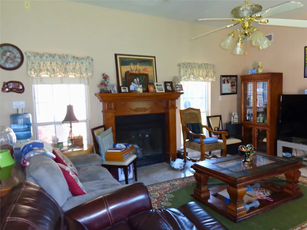 2517 County Road 425 Cleburne TX 76031
