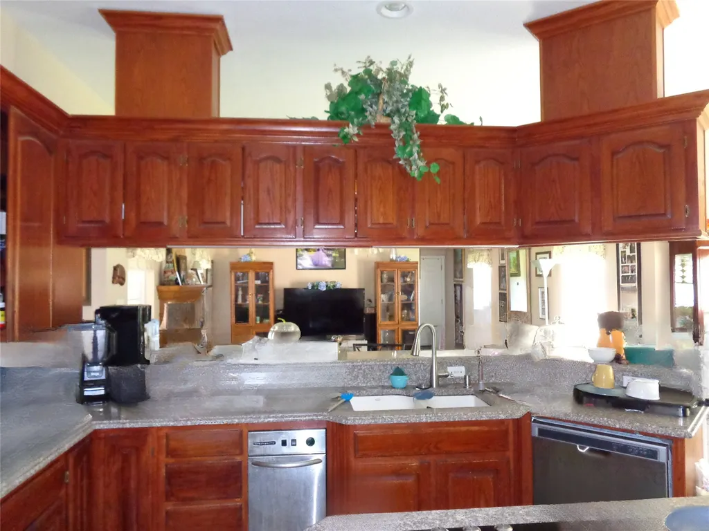 2517 County Road 425 Cleburne TX 76031