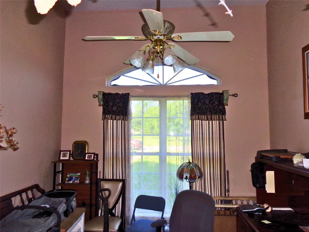 2517 County Road 425 Cleburne TX 76031