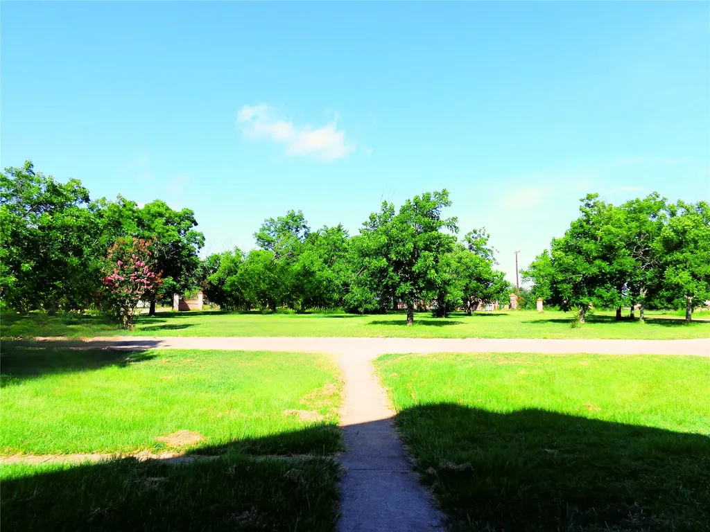2517 County Road 425 Cleburne TX 76031