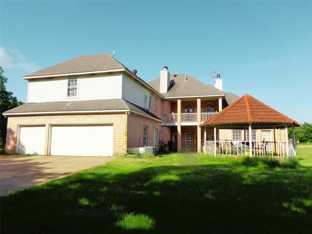 2517 County Road 425 Cleburne TX 76031