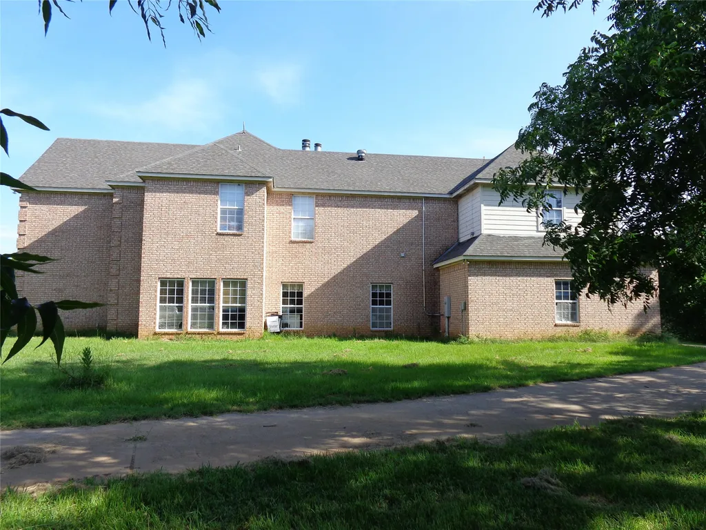 2517 County Road 425 Cleburne TX 76031