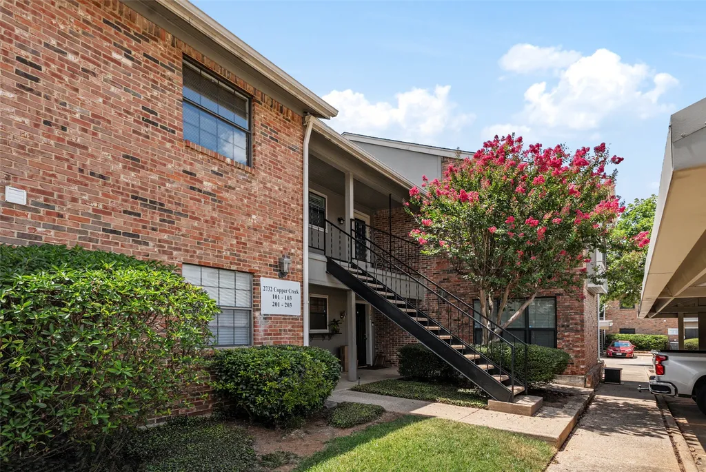 2732 Copper Creek Drive Arlington TX 76006