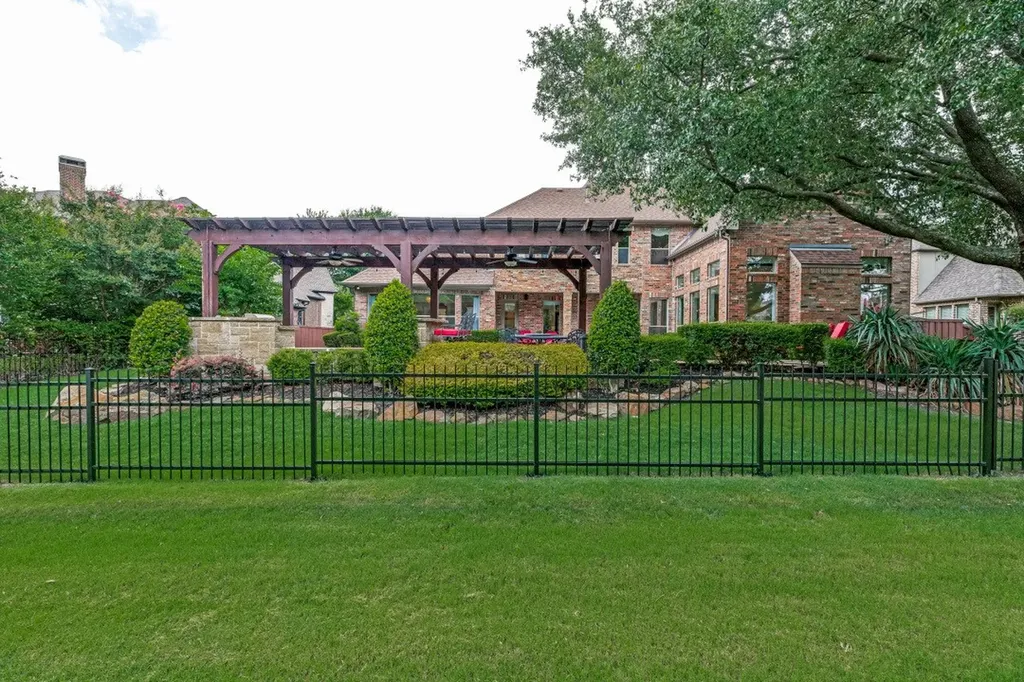 1301 Silverlake Road Mckinney TX 75072
