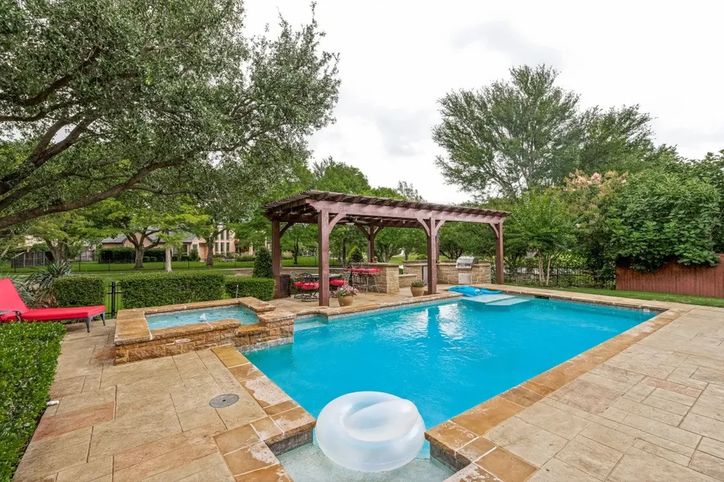 1301 Silverlake Road Mckinney TX 75072