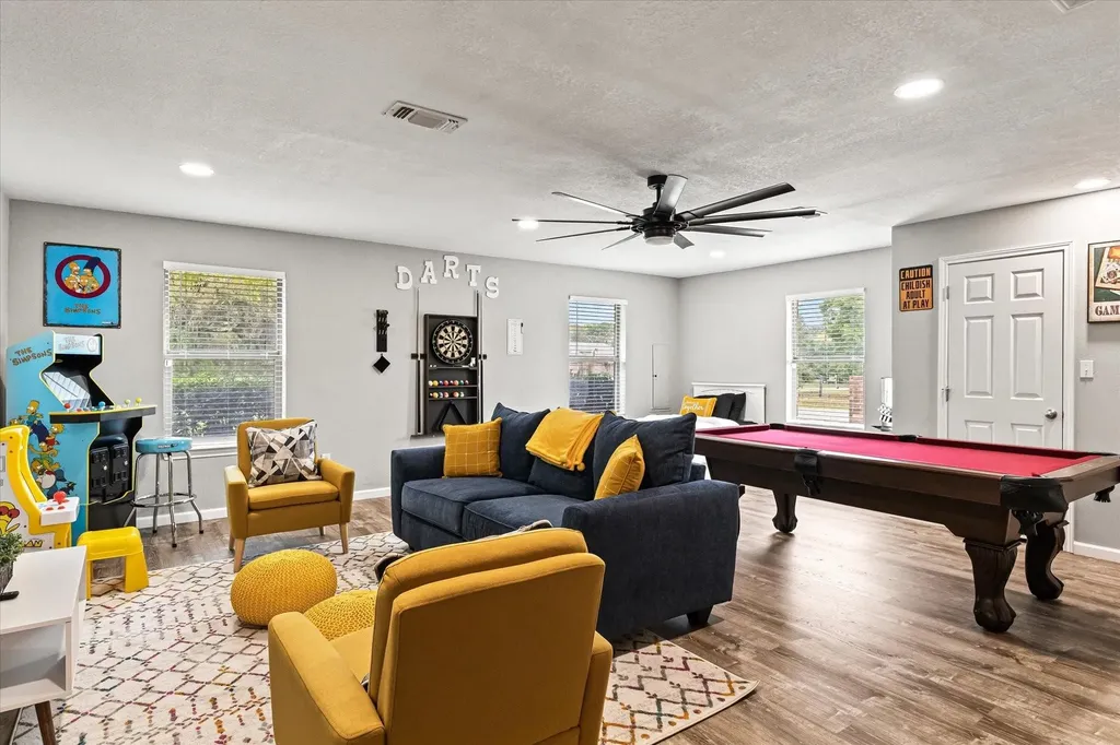 1609 Cheyenne Trail Granbury TX 76048
