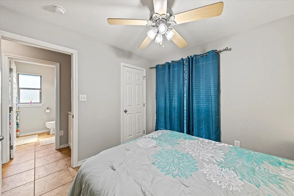 1609 Cheyenne Trail Granbury TX 76048