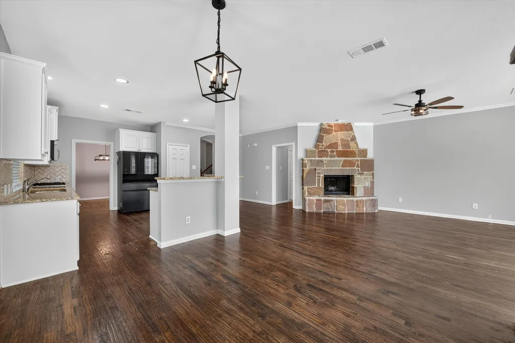 8417 Bayberry Avenue Lantana TX 76226