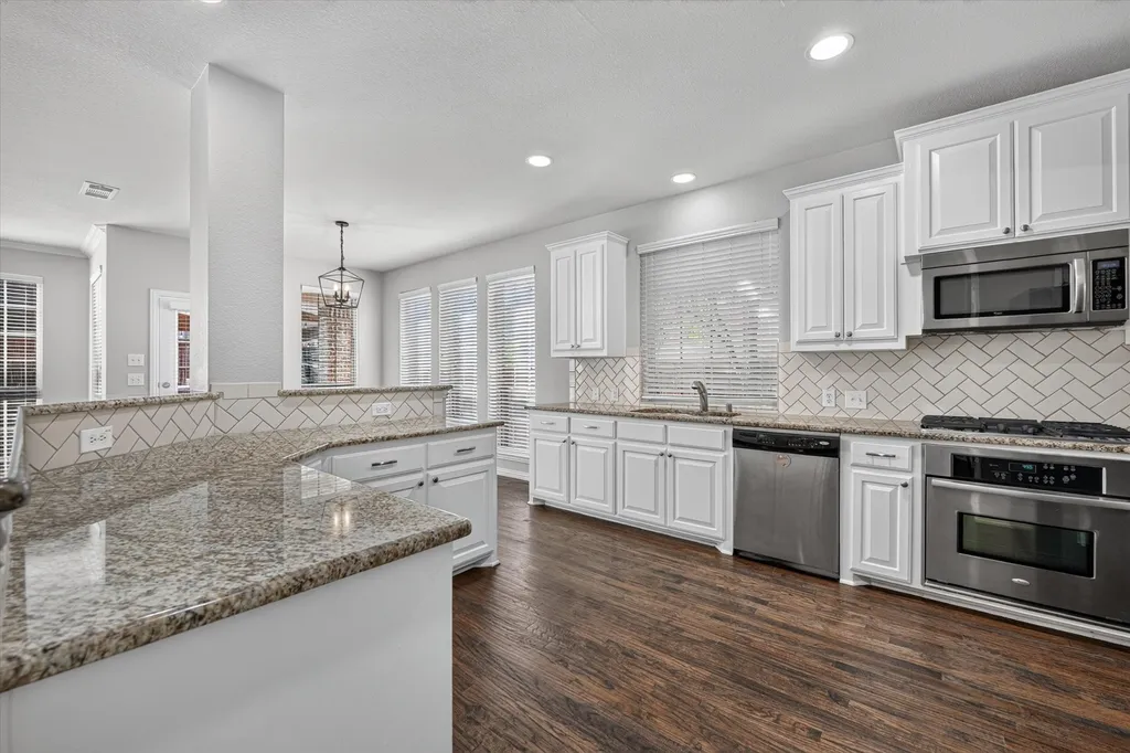 8417 Bayberry Avenue Lantana TX 76226