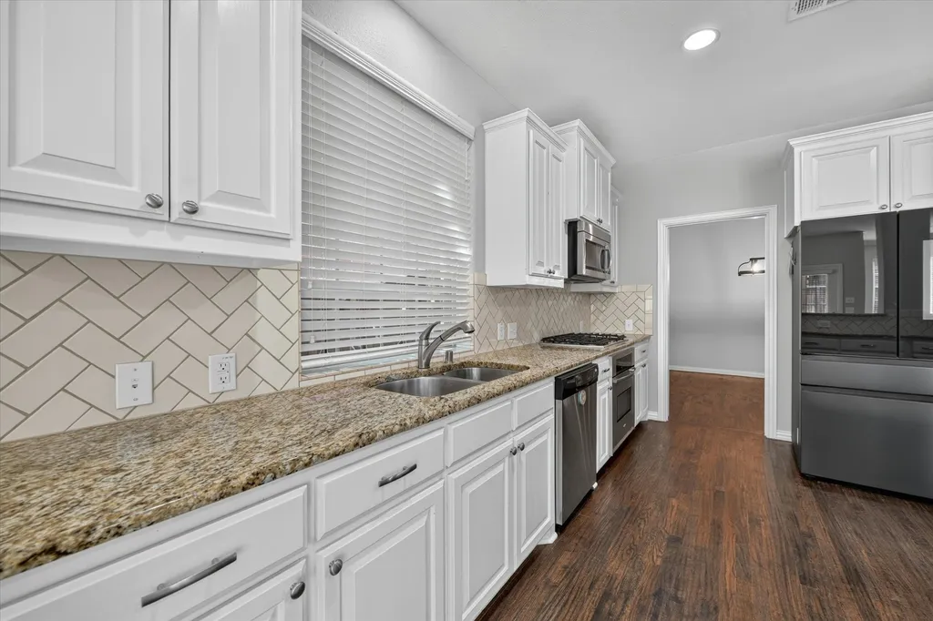 8417 Bayberry Avenue Lantana TX 76226