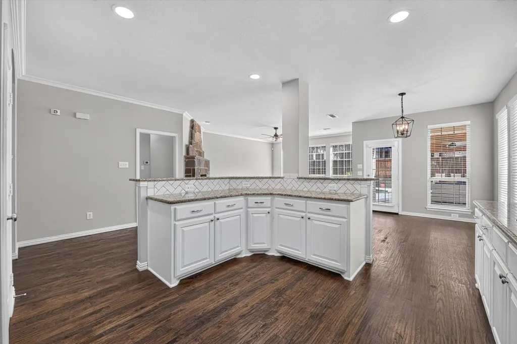 8417 Bayberry Avenue Lantana TX 76226