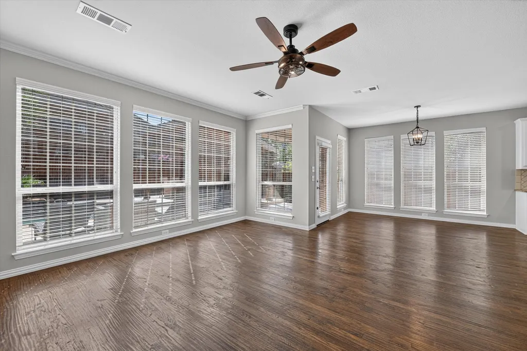 8417 Bayberry Avenue Lantana TX 76226