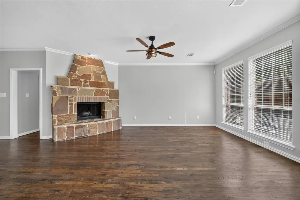 8417 Bayberry Avenue Lantana TX 76226