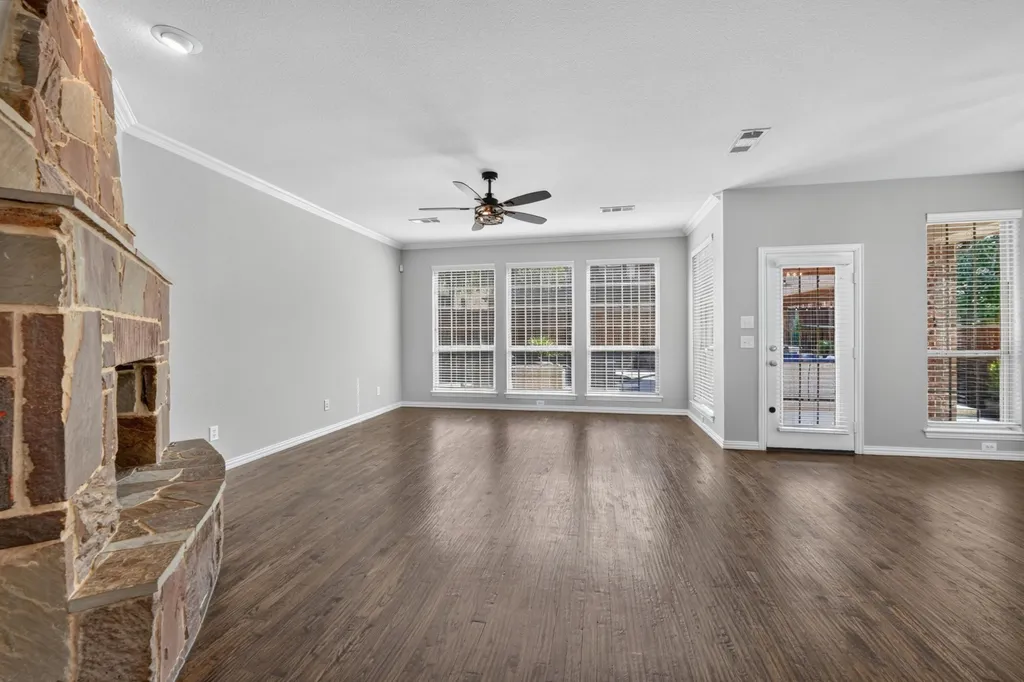 8417 Bayberry Avenue Lantana TX 76226