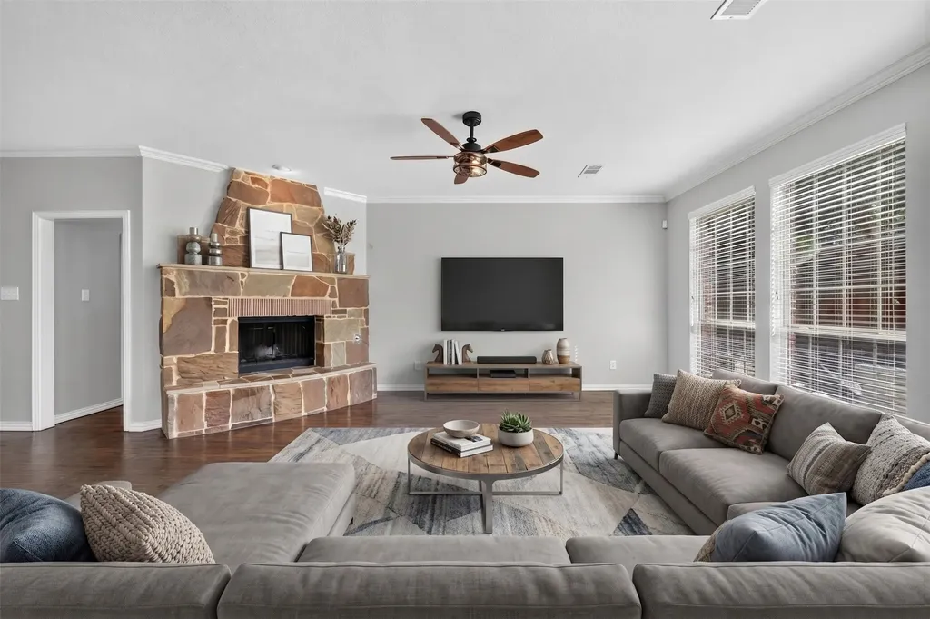 8417 Bayberry Avenue Lantana TX 76226