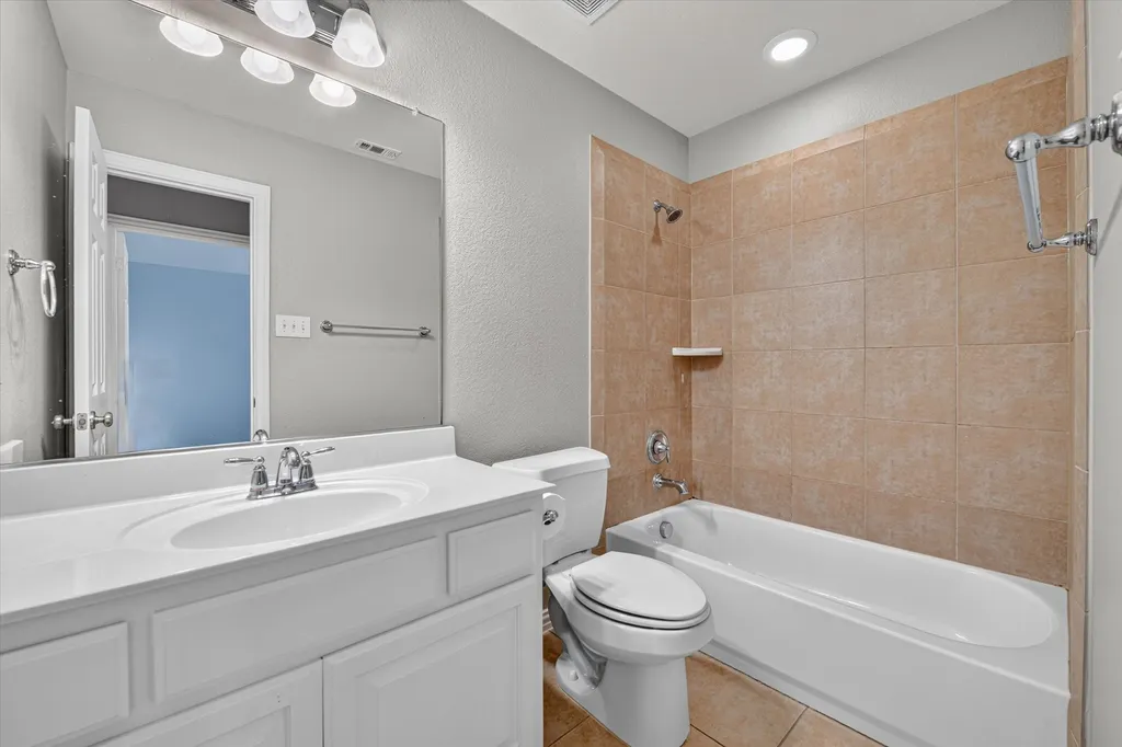 8417 Bayberry Avenue Lantana TX 76226