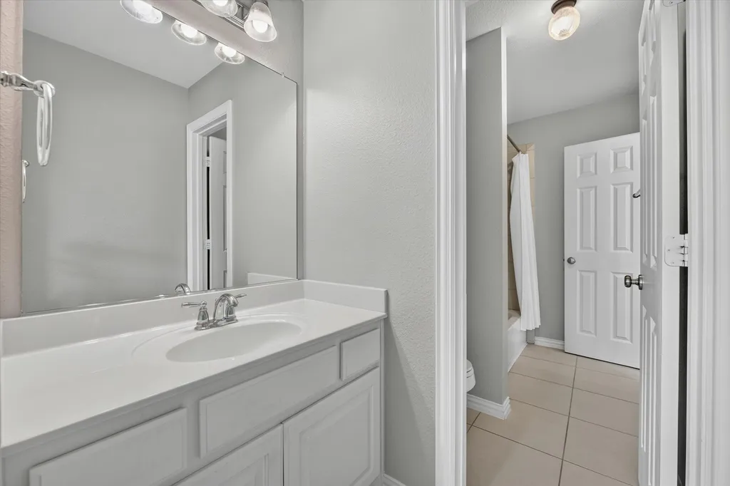 8417 Bayberry Avenue Lantana TX 76226