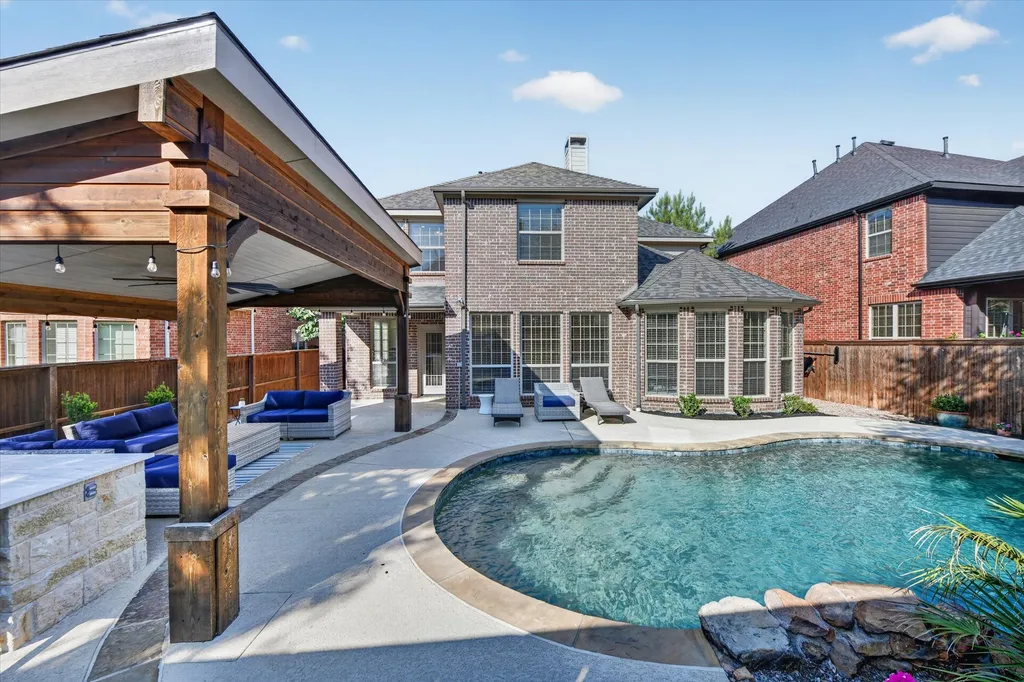 8417 Bayberry Avenue Lantana TX 76226