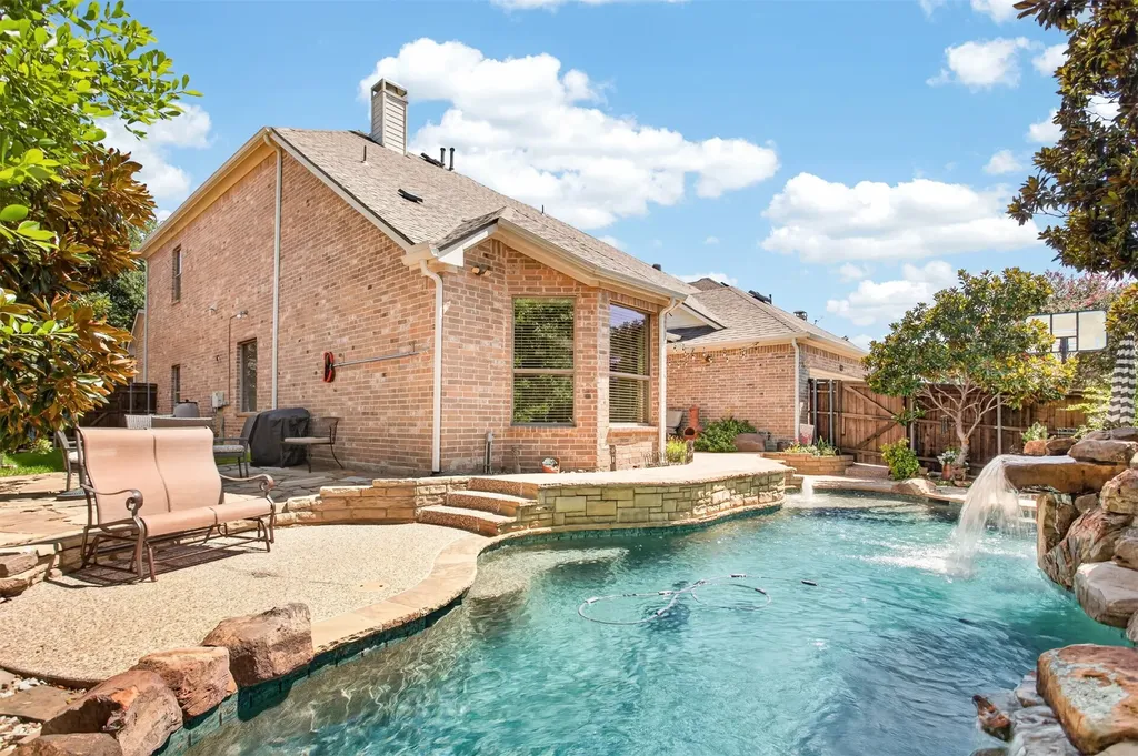 927 Mckamy Drive Allen TX 75013