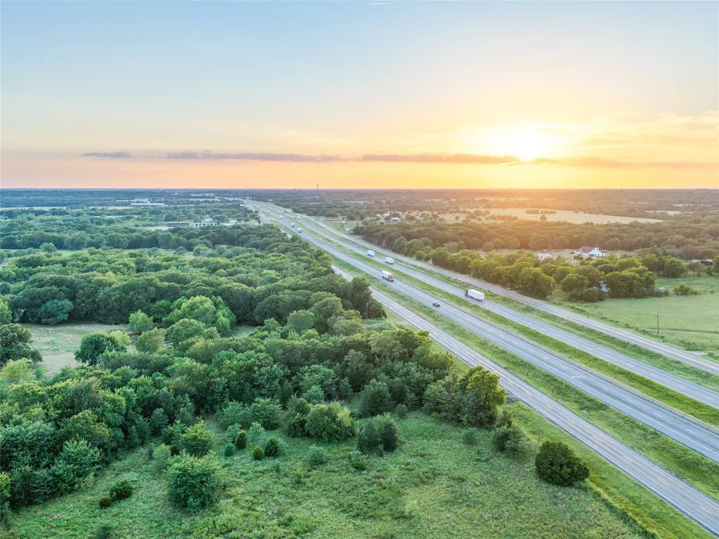 5715 Interstate 30 Campbell TX 75422