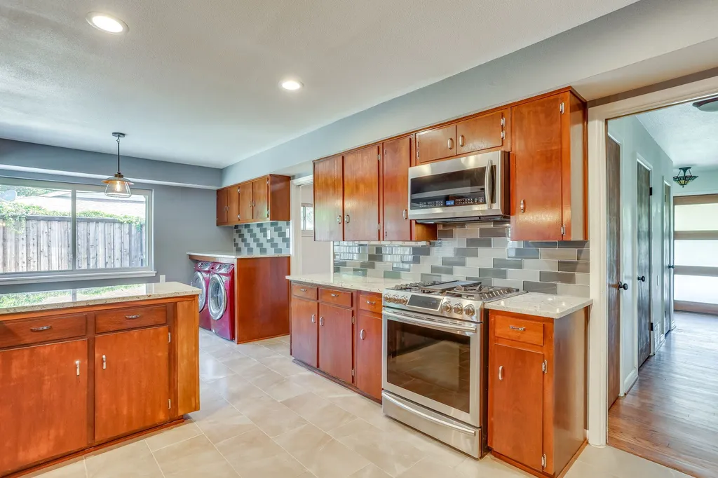 1839 Shelmire Drive Dallas TX 75224