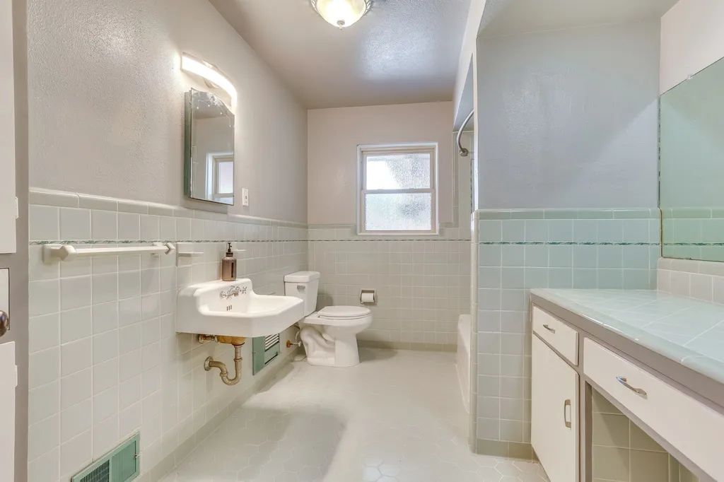 1839 Shelmire Drive Dallas TX 75224