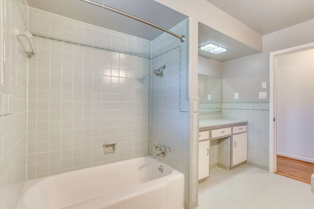 1839 Shelmire Drive Dallas TX 75224