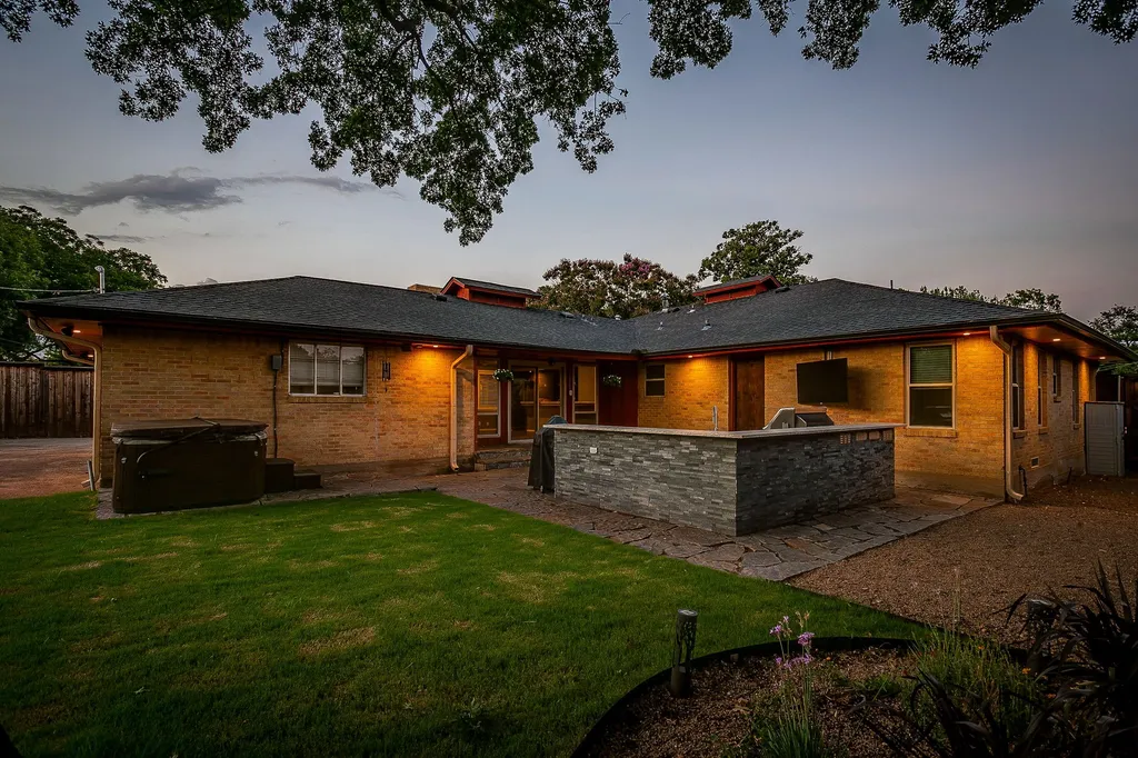 1839 Shelmire Drive Dallas TX 75224