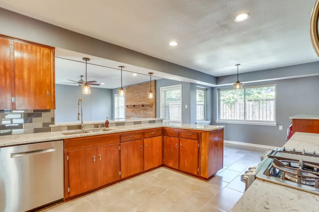 1839 Shelmire Drive Dallas TX 75224