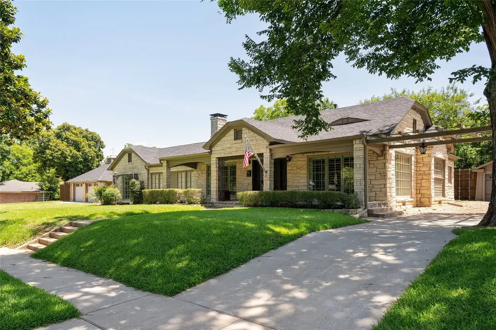 406 E Main Street Whitesboro TX 76273