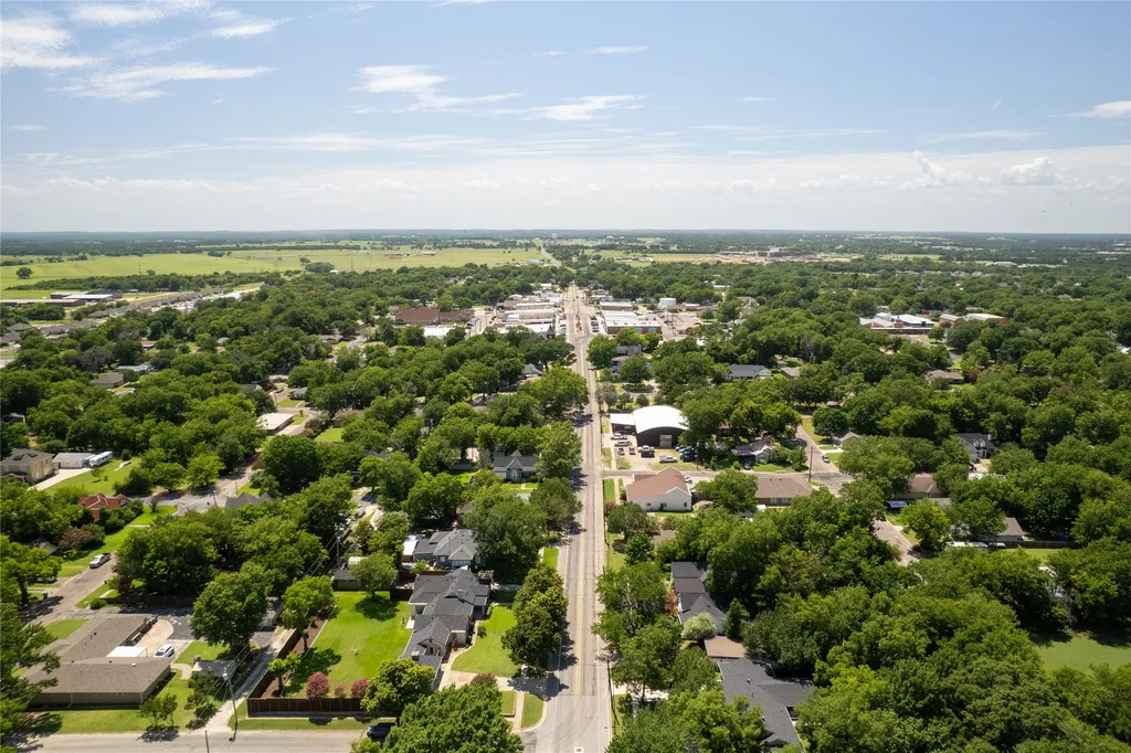 406 E Main Street Whitesboro TX 76273