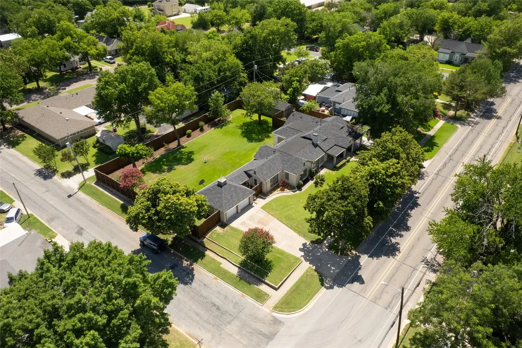406 E Main Street Whitesboro TX 76273