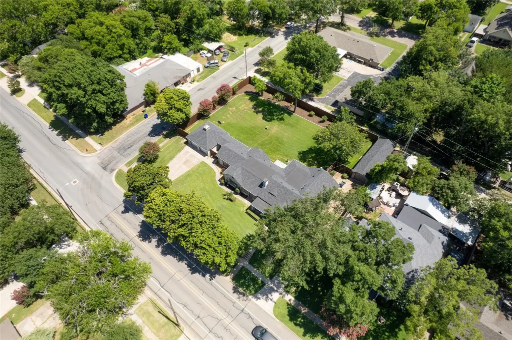 406 E Main Street Whitesboro TX 76273