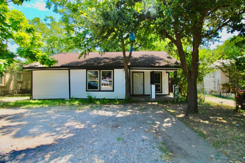 1206 S Edgefield Avenue Dallas TX 75208