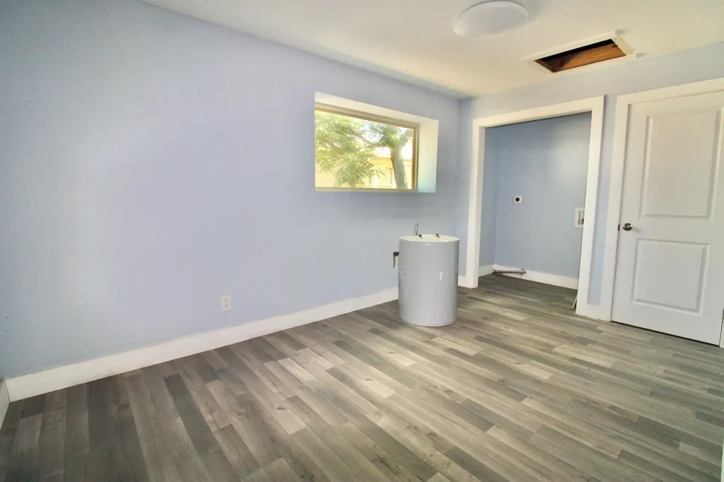 1206 S Edgefield Avenue Dallas TX 75208