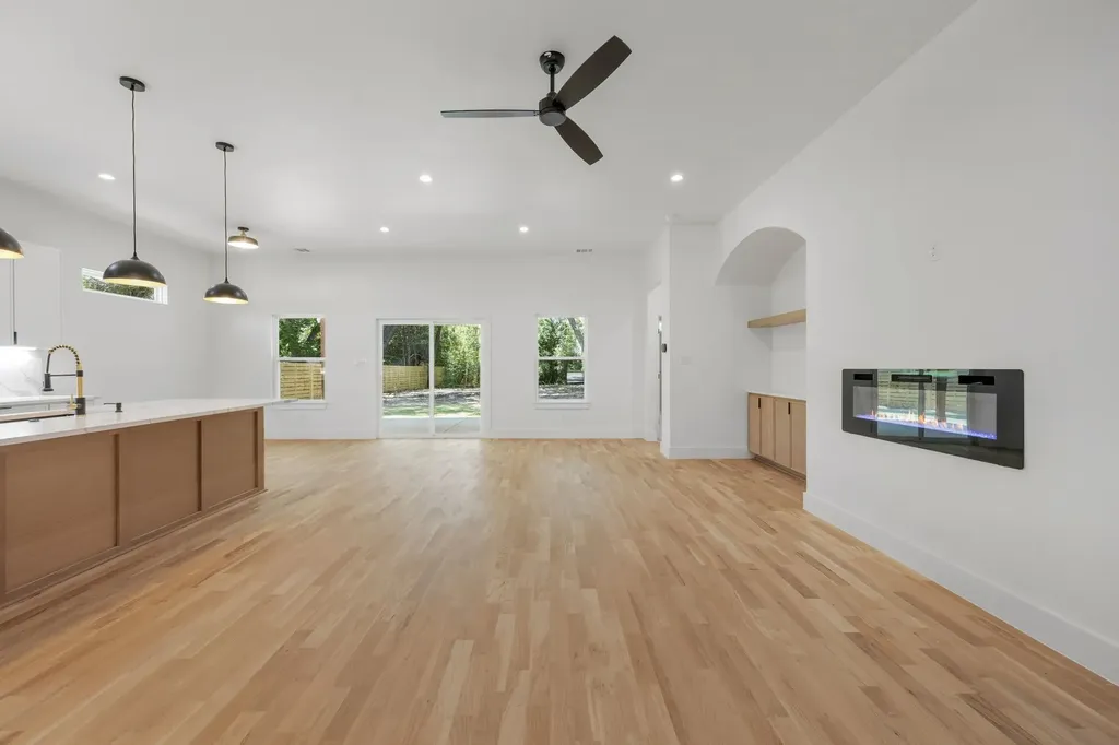 1138 Nolte Drive Dallas TX 75208