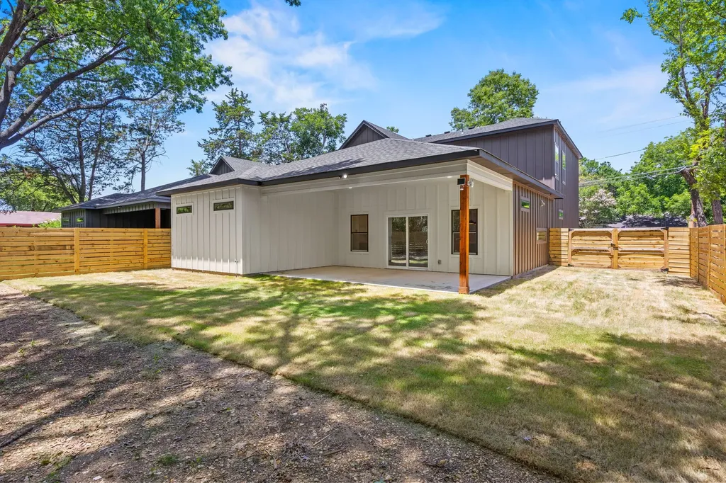 1138 Nolte Drive Dallas TX 75208