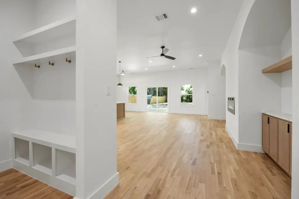 1138 Nolte Drive Dallas TX 75208