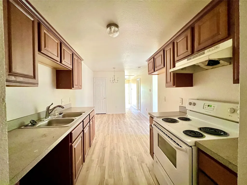 5004 Chapman Street Fort Worth TX 76105