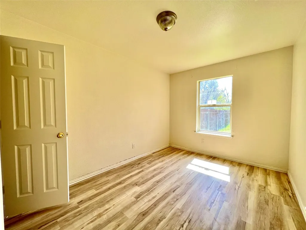 5004 Chapman Street Fort Worth TX 76105